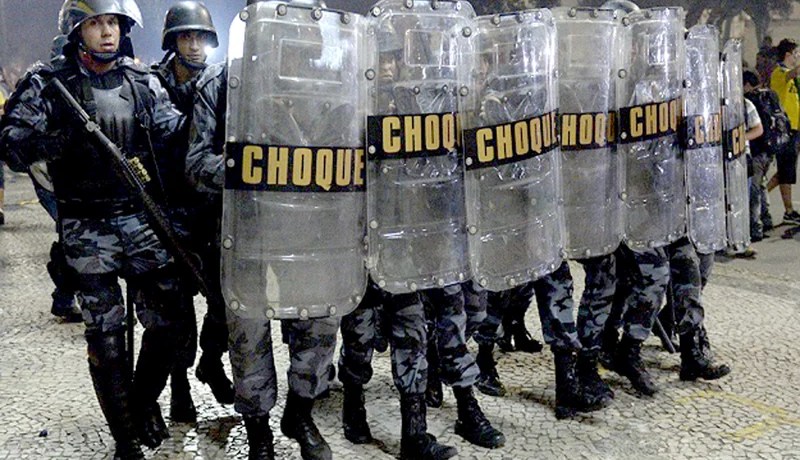 العسكر لحمايــة الأنصار في المونـديال