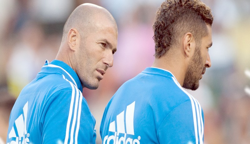 نجم الريال كريم بن زيمة مهدد بالطرد من منتخب فرنسا بسبب الجزائر