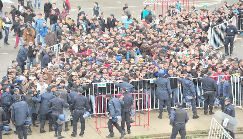إصابة أكثر من 53 مناصرا، إثنان منهم سقطا من جسر وادي بني عزة بسبب التدافع