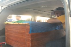 عائلــة إيبوسي تشكك في حقيقة موت ابنها والسلطـــات الكـامرونية تشرح الجثة مجددا