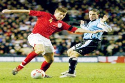 أسود انجلترا تسعى للقضاء على الأوروغواي في حضور سواريز