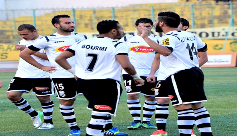 الصكوك تحدث فتنة وسط اللاعبين ولانغ يطالب بإبعاد مادوني