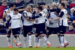 فيغولي يتفوق على ميـــسي وتشــافي ويتوج بطلا في «كـامب نــو»