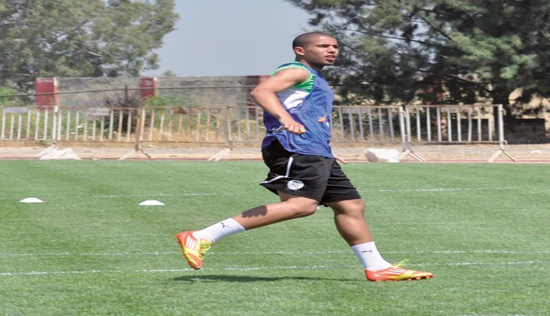 فيغولي ينافس أبو تريكة والسفاح العراقي على لقب أفضل لاعب عربي