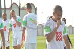 لاعبـو «الخضـر» يشتـكـون… “رانـــا عيانين”