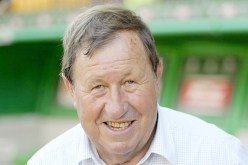 المدرب الفرنسي «غي رو» يكشف العنصرية تجاه الجـزائريين في المنتخـب الفــرنسي