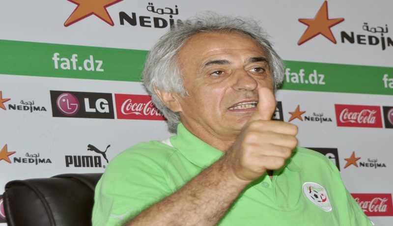 «الفيفا» تنذر حليلوزيتش وتغرّمه بـ 30 ألف يورو بسبب اتهامها بالرشوة قبل لقاء بوركينافاسو