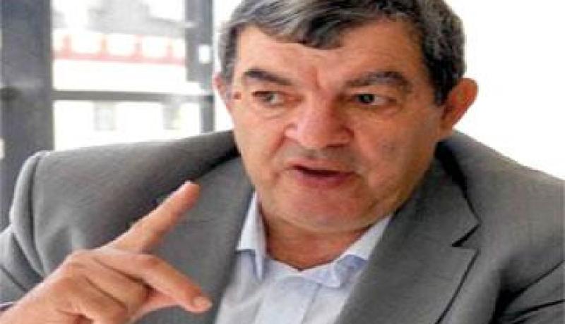 حاشية حناشي‮ ‬تجدد ولاءها للرئيس القبائلي