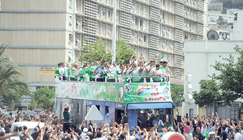 إستقبـــــال الأبطـــــال.. للرجــــال