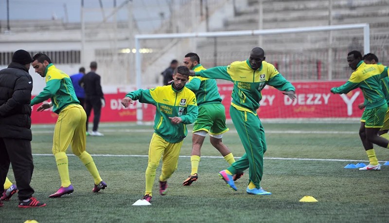 شبيبة الساورة تعود إلى أجواء التدريبات والتربص رسميا بإسبانيا