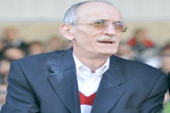 بعض الأنصار لا يجـدون مـا يـأكلون واللاعبون يحصلون على أموال ضـــخمة