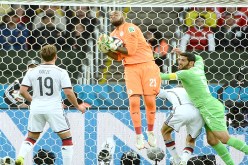 مبولحـي الأفضل حسـب زوار «ليــكيـب» الفرنسية ويتجـــه ليكون اكتـشاف المونديــــال