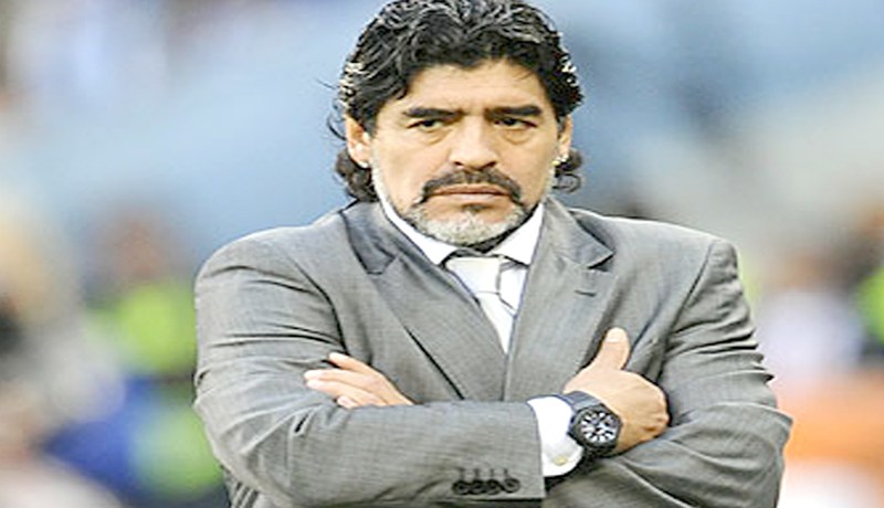 “مارادونــــــــا” يقترب من تدريب المنتخب الفلسطيني