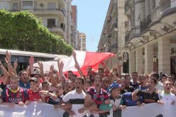 أنصار مولودية وهران يحاربون جباري بالمسيرات ويطالبونه بالمغادرة