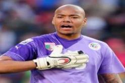 مبولحي يتدرب مع “أف.سي باريس” وحظوظ  مشاركته في لقاء البنين تتضاءل