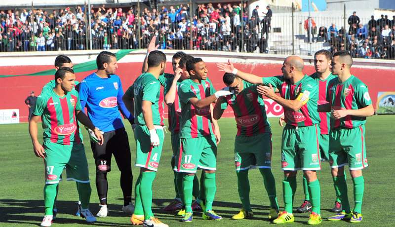 فتنة جديدة تضرب بيت العميد وبعض اللاعبين سيحـرمون من الصعود إلى منصة التتويج