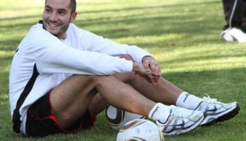 لجنة تنظيم دوري‮ ‬أبطال الخليج تحرم مغني‮ ‬من مواجهة مارادونا