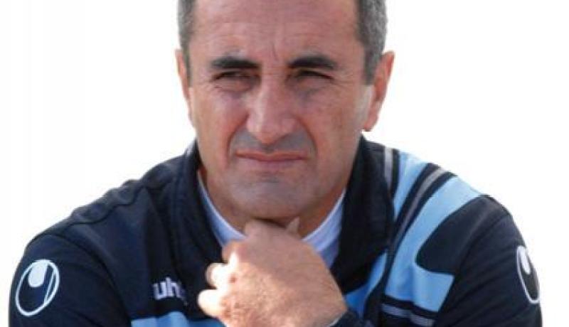 مناد لـ”النهار”: “تلقيت اتصالا بعد الداربي ومستعد للإشراف على المولودية” 