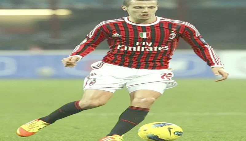 تورينو‮ ‬يتصل ببيرلسكوني‮ ‬لتسهيل استعارة مصباح‮… ‬وميلان‮ ‬يتريّث‮