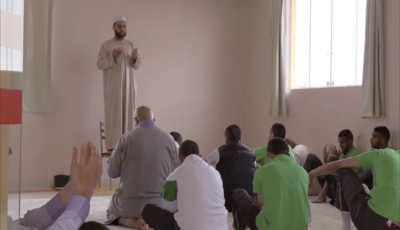 إمام “الخضر” يدعو اللاعبين إلى قتال الروس من أجل التأهل