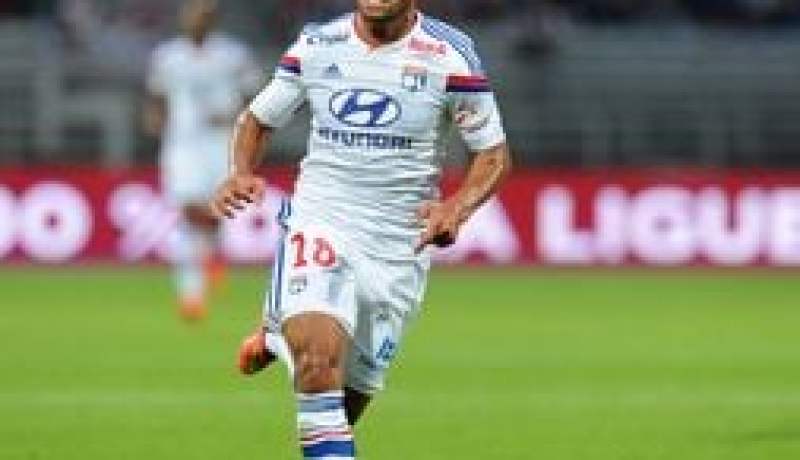 فقــير: لا أفــكر في المنـتخـب الـذي سـأنضـم إلـيـه وأريـد الالـتـحاق بنــادٍ كـبــير