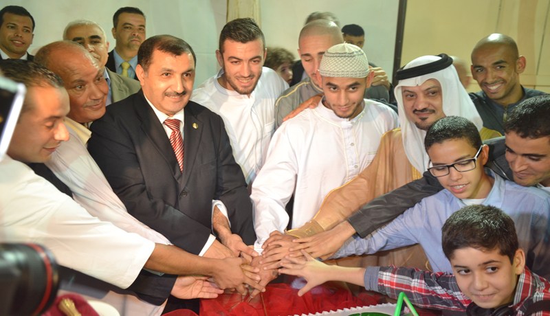 بلفوضيل، بلكالام ، غولام، حارك ودوخة سعداء بتفضيلهم «غسل العظام» في المسجد الحرام على الاحتفال بأعياد الميلاد