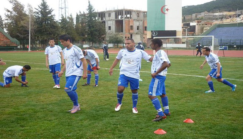 سايح وطويل يعودان إلى التدريبات والإدارة تسلّط عليهما عقوبات صارمة وتحذّرهما من تكرار مثل هذه التصرفات مستقبلا