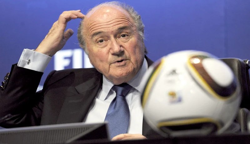 بلاتـــــر:  المســــابقات الأوروبـية السبــب في إصابـات اللاعـــبــــين وإرهـاقـهم