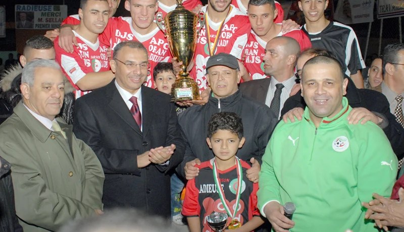 فرجة كروية وتكريم لعائلات ضحايا الطائرة العسكرية