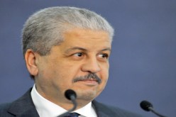 سلال يمنح 70 مليون سنتيم لعائلة طفل توفي أثناء تشجيع “الخضر” بالشلف