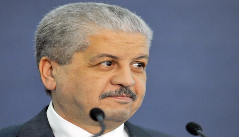 سلال يمنح 70 مليون سنتيم لعائلة طفل توفي أثناء تشجيع “الخضر” بالشلف