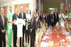 سلال: بوتفليقة يدعّمكم وسيشاهد كل مباريـاتـكم في المونـديـــال