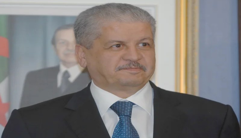 سلال في زيارة تحفيزية لـ”الخضر” غدا الخميس ويحمل لهم رسالة دعم من بوتفليقة