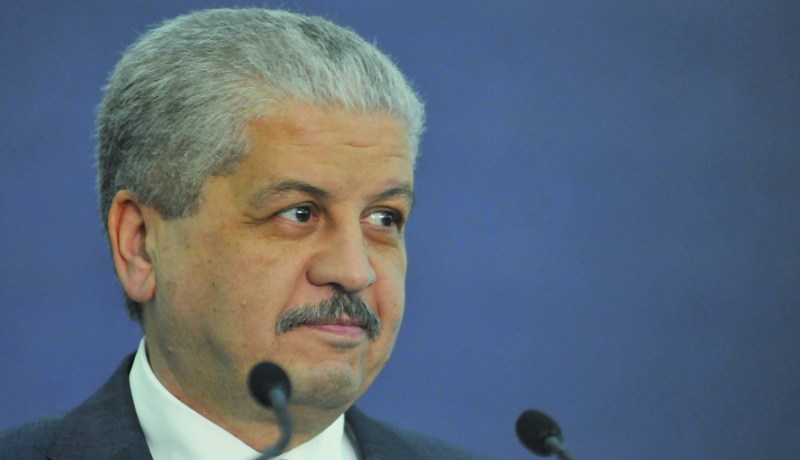 سلال مازحا يكشف من باريس:لعبوهالنا في قرعـــة المونديــال رغـم دعواتنا والفرنسيون عندهم الزهر