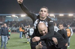 ‬ السلطات تمنح أكثر من‮ ‬3‮ ‬ملايير وحمّار‮ ‬يعِد بتسوية الأجور قبل مباراة الاتحاد