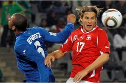 سويسرا تنتظر خدمة فرنسية لاستعادة أمجادها