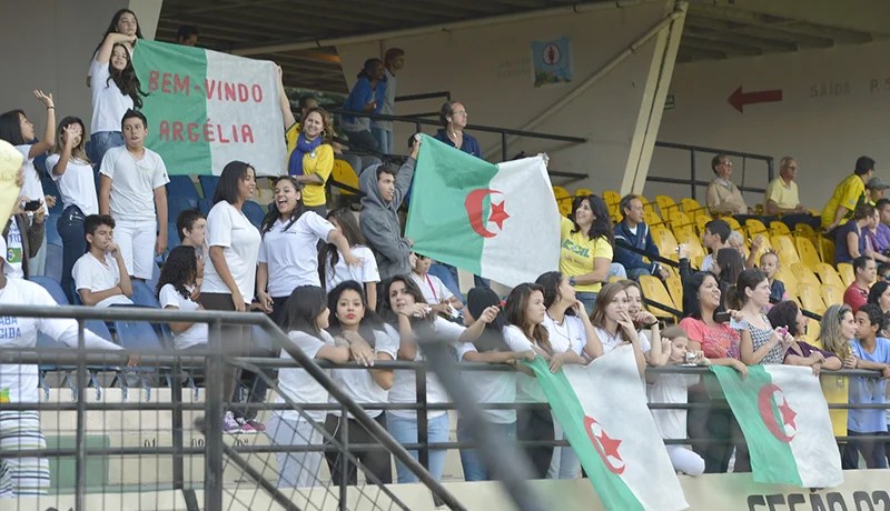 أنصار «الخضر» يواصلون التوافد على «ساو باولو» و«ريو» في انتظار الوفود الرسمية