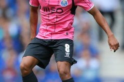 براهيمي يملك أرقام مهاجم صريح بـ12 هدفا في 30 مباراة هذا الموسم