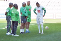 غيلاس يتشابك مع يبدة الأخير يرد بالشتم… وبوڤـرة وحليلوزيتش يجنبان “التبهديلة”