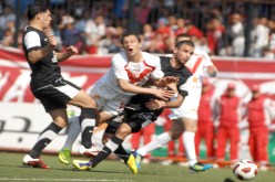 الأندية المحترفة تهدّد بموسم أبيض‮ ''‬دراهم البترول ولا ما نلعبوش‮''‬