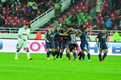 خيـــبــة في الجـــزائــر ..والمــراركـــة يفــرحــون