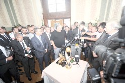 والي سطيــــف يمنـح 80 مليـــون سنتـيـــم لكـل لاعب من الوفـاق و20 مليونــا لغير المؤهلين