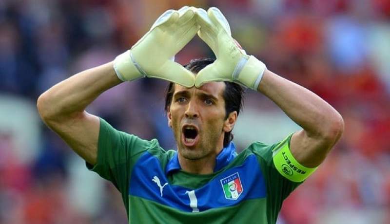 بوفون‮: “‬دعونا نفوز باليورو من أجل الجماهير‮”‬