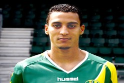 قاسي‮ ‬يؤجل التوقيع وسلطاني‮ ‬منتظر‮ ‬غدا في‮ ‬سطيف‮ ‬