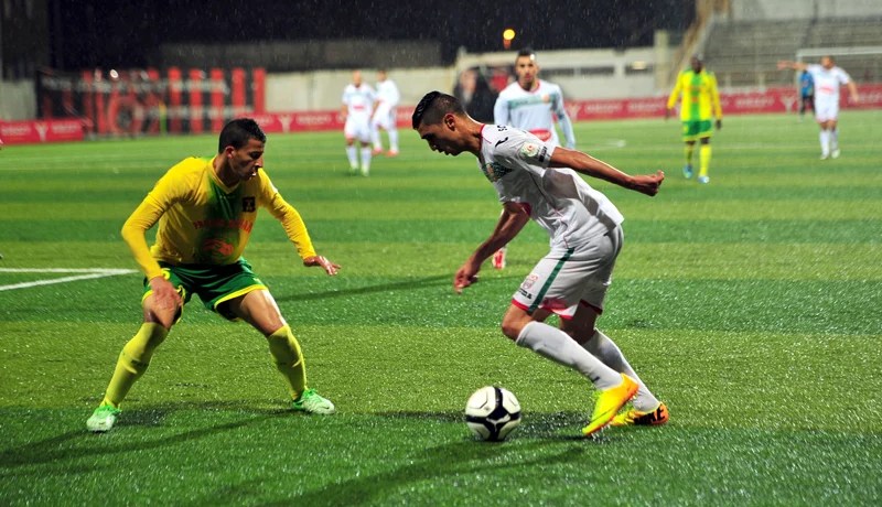 سوسطارة تنفرد بالريادة، شبيبة القبائل تتعثر أمام “الموب” وتحتل الوصافة رفقة الشلف وسطيف… والعميد بالقوة الثاثة