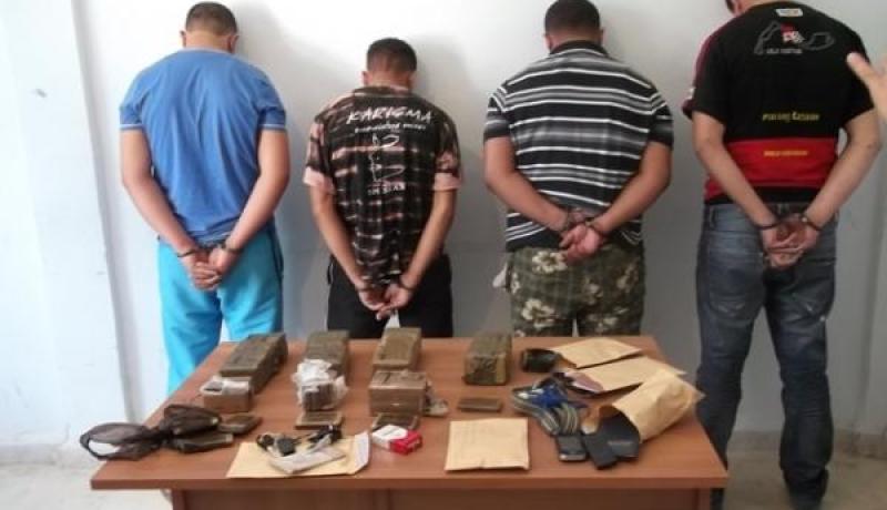 إعتقال 4 أشخاص من عائلة واحدة وحجز أكثر من 12 كلغ من الكيف في عين الدفلى