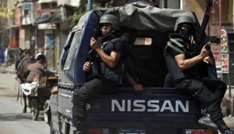 مصر تلقي القبض على 3 من مستخدمي فيسبوك لبث أفكار جهادية