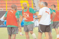 ''طلبت من اللاعبين أن يكونوا شجعانا وأكثر جرأة في البينين.. وسليماني لا يخاف في إفريقيا''