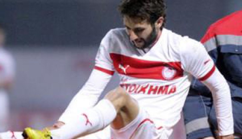 عبدون يصاب ويغيب عن تدريبات أولمبياكوس رفقة جبور قبل نصف نهائي الكأس