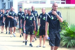 الخضر يخرجون في نزهة إلى شوارع مونغومو تحت حراسة الكلاشينكوف